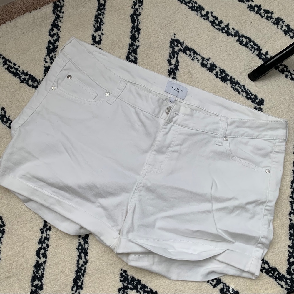 Celebrity Pink size 17 white cuffed shorts